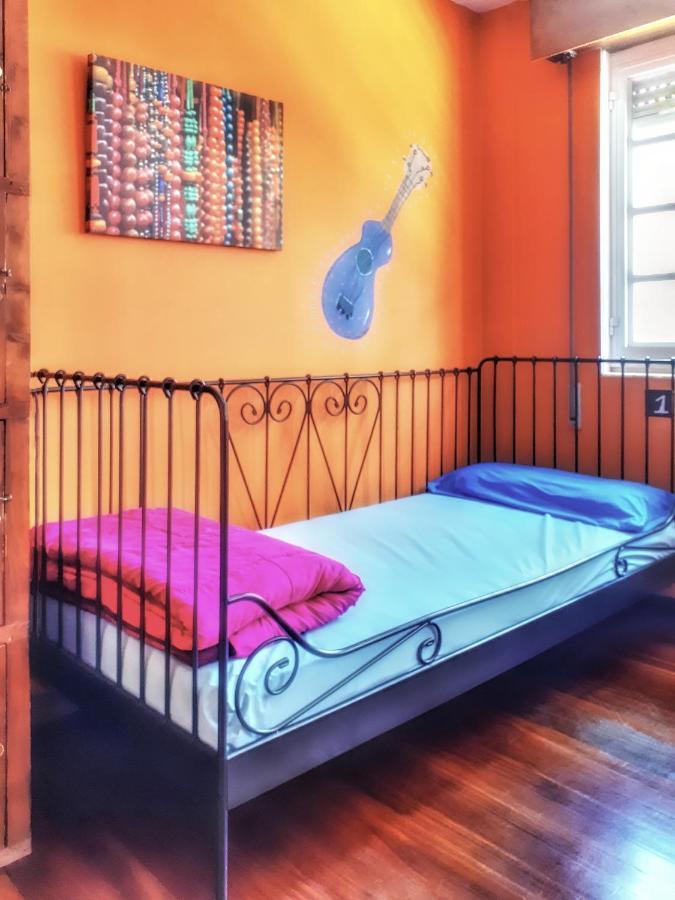 Meiga Backpackers Hostel Сантьяго-де-Компостела Экстерьер фото