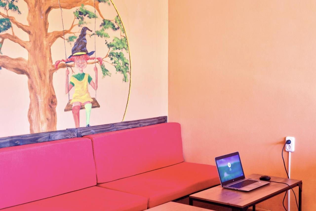 Meiga Backpackers Hostel Сантьяго-де-Компостела Экстерьер фото